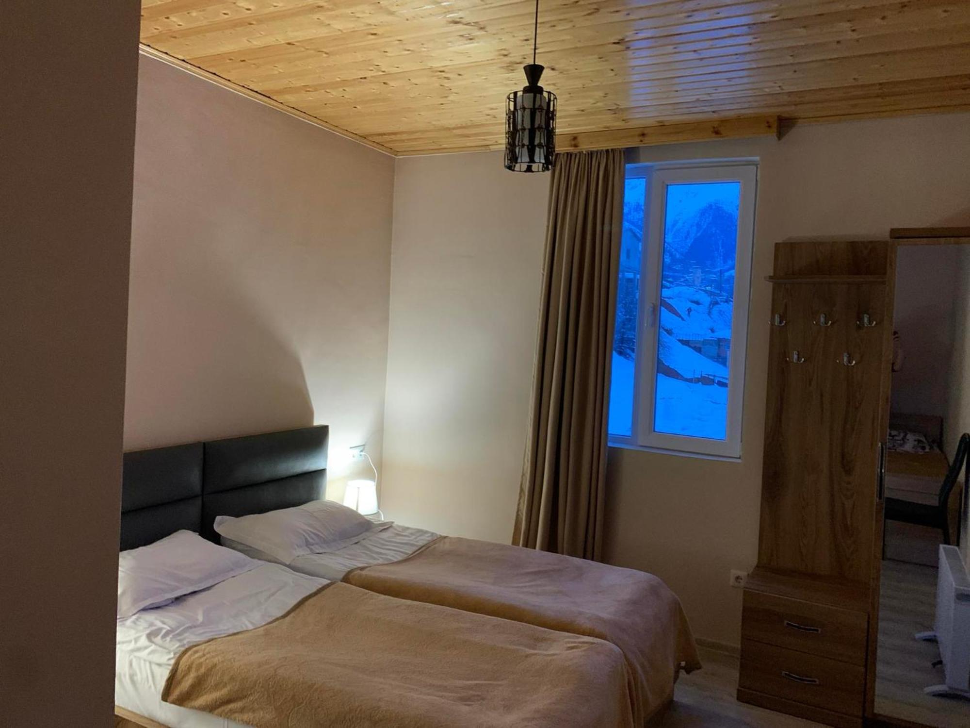 Tetne Qor Guesthouse Местія Екстер'єр фото