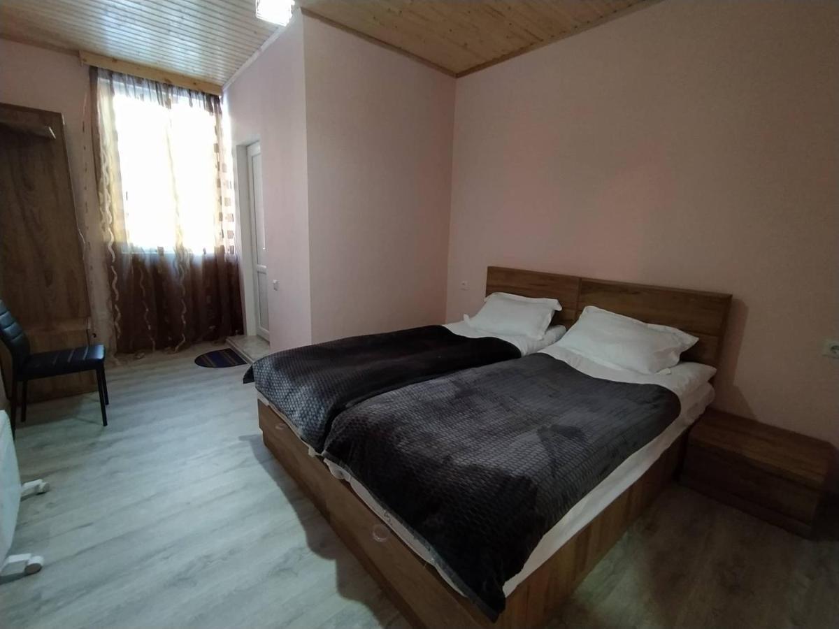 Tetne Qor Guesthouse Местія Екстер'єр фото