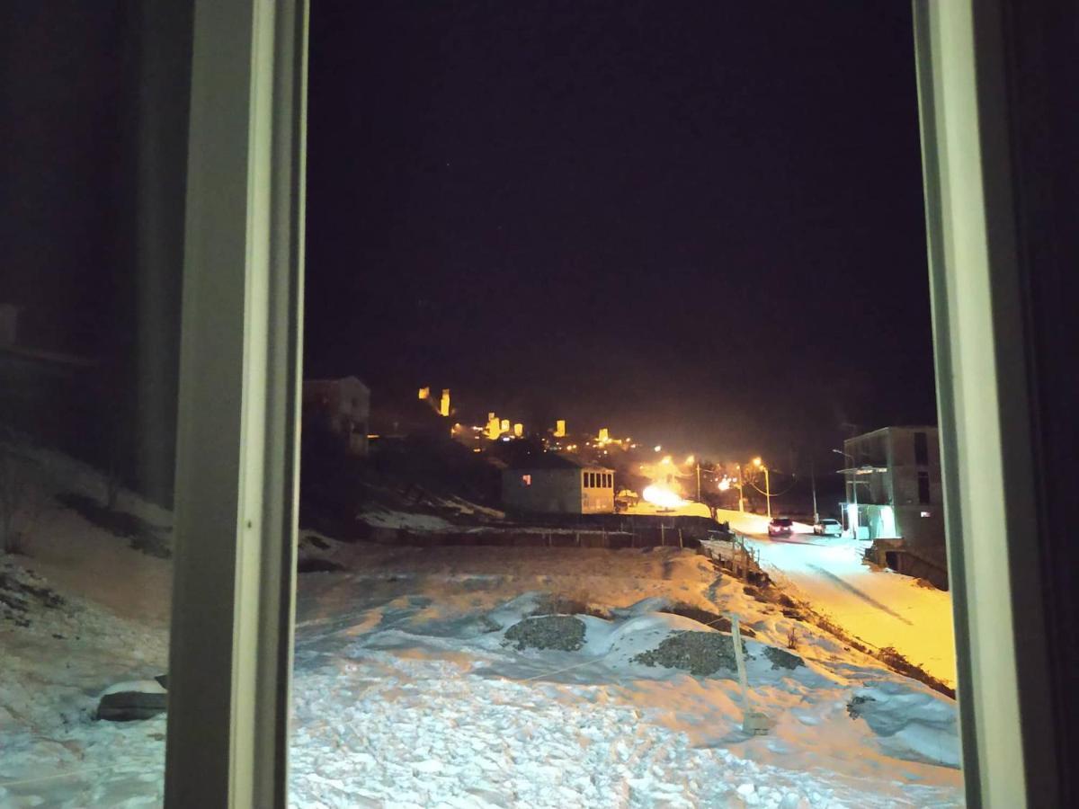 Tetne Qor Guesthouse Местія Екстер'єр фото