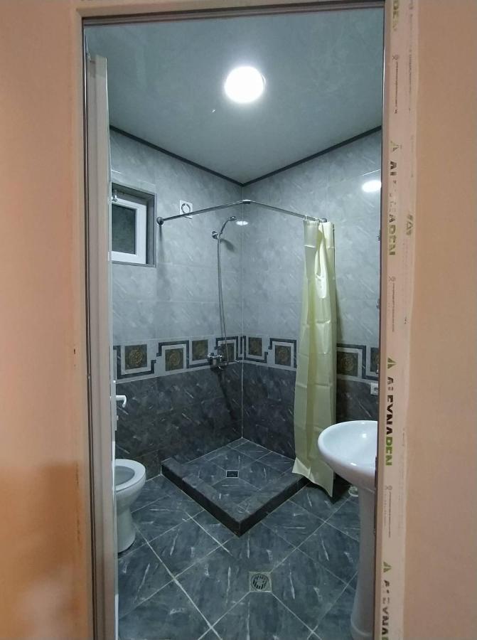 Tetne Qor Guesthouse Местія Екстер'єр фото