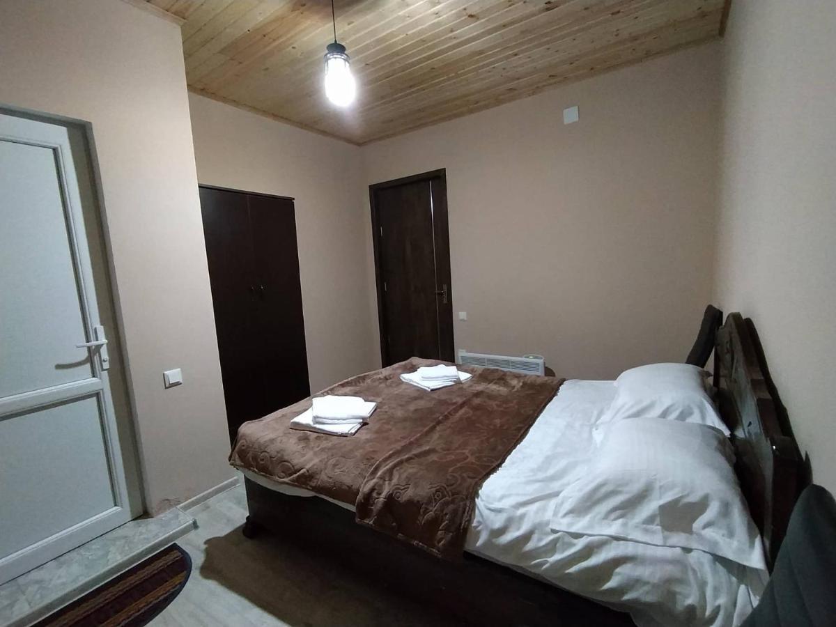 Tetne Qor Guesthouse Местія Екстер'єр фото