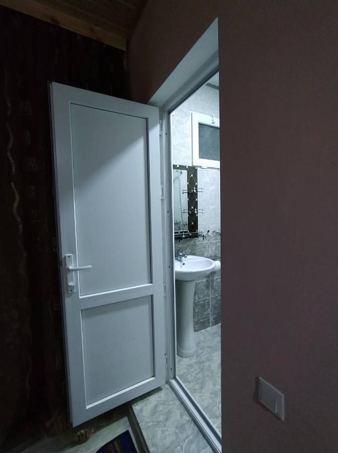Tetne Qor Guesthouse Местія Екстер'єр фото