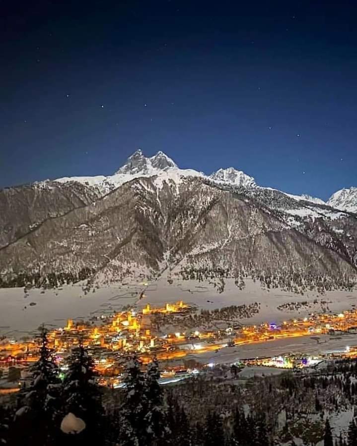 Tetne Qor Guesthouse Местія Екстер'єр фото
